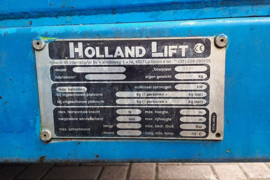Scissor lift Holland Lift Megastar G300 Diesel, 4x4x4 Drive, 33.5m Working H: picture 6 Scissor lift Holland Lift Megastar G300 Diesel, 4x4x4 Drive, 33.5m Working H: picture 6