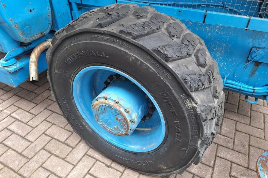 Scissor lift Holland Lift Megastar G300 Diesel, 4x4x4 Drive, 33.5m Working H: picture 13 Scissor lift Holland Lift Megastar G300 Diesel, 4x4x4 Drive, 33.5m Working H: picture 13