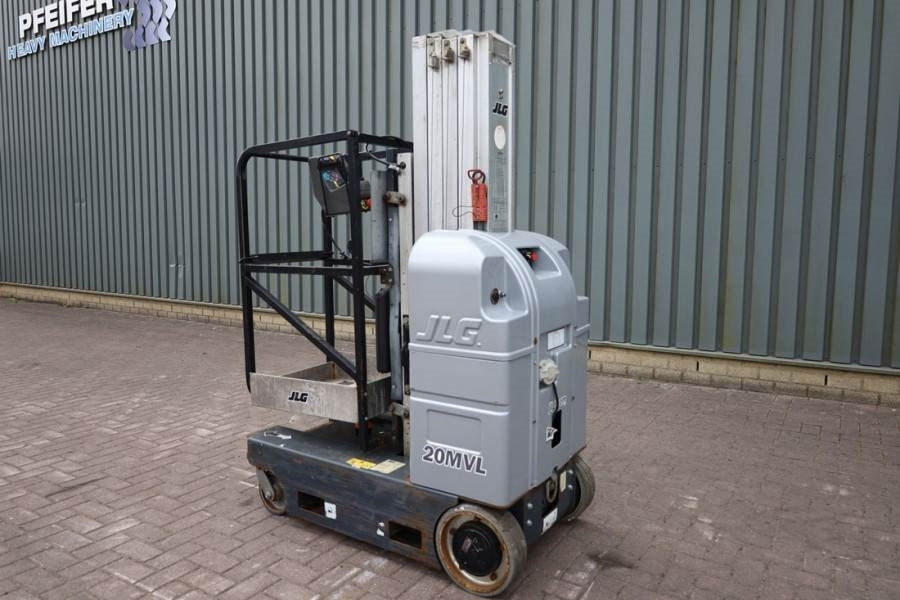 Articulated boom lift JLG 20MVL Electric, 8m Working Height, 160kg Capacity: picture 9