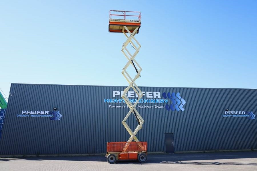 JLG 4069LE Electric, 14.2m Working Height, 360kg Capac - Scissor lift: picture 3 JLG 4069LE Electric, 14.2m Working Height, 360kg Capac - Scissor lift: picture 3