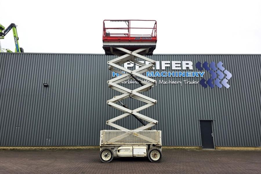 JLG 4069LE Electric, 14.2m Working Height, 360kg Capac - Scissor lift: picture 3 JLG 4069LE Electric, 14.2m Working Height, 360kg Capac - Scissor lift: picture 3