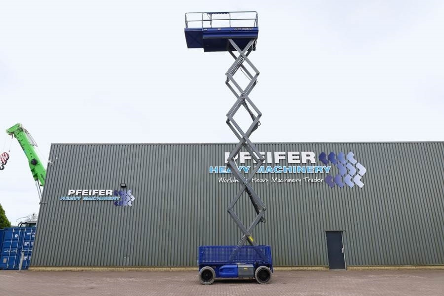 JLG 4069LE Electric, 14.2m Working Height, 360kg Capac - Scissor lift: picture 3 JLG 4069LE Electric, 14.2m Working Height, 360kg Capac - Scissor lift: picture 3