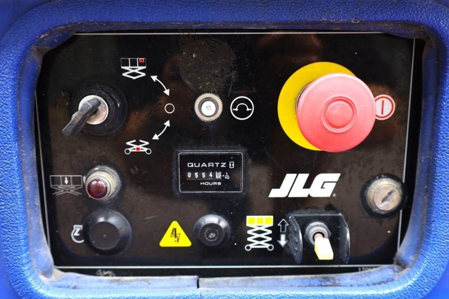 JLG 4069LE Electric, 14.2m Working Height, 360kg Capac - Scissor lift: picture 4 JLG 4069LE Electric, 14.2m Working Height, 360kg Capac - Scissor lift: picture 4