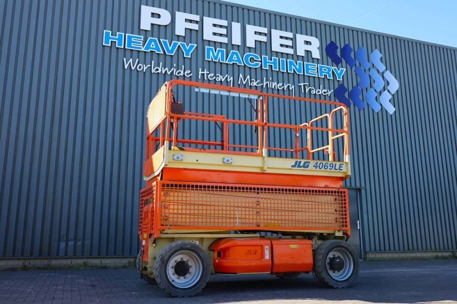 JLG 4069LE Electric, 14.2m Working Height, 360kg Capac - Scissor lift: picture 1 JLG 4069LE Electric, 14.2m Working Height, 360kg Capac - Scissor lift: picture 1