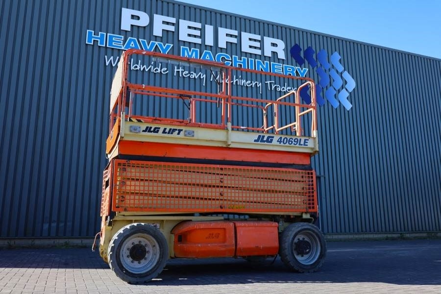 JLG 4069LE Electric, 14.2m Working Height, 360kg Capac - Scissor lift: picture 1 JLG 4069LE Electric, 14.2m Working Height, 360kg Capac - Scissor lift: picture 1