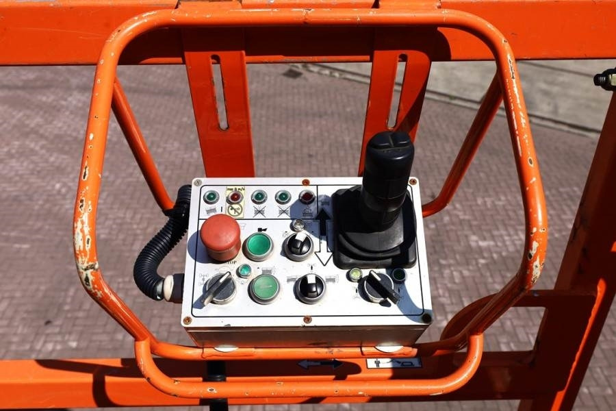 JLG SL245-12 Diesel, 4x4x4 Drive, 26.5m Working Height - Scissor lift: picture 4 JLG SL245-12 Diesel, 4x4x4 Drive, 26.5m Working Height - Scissor lift: picture 4