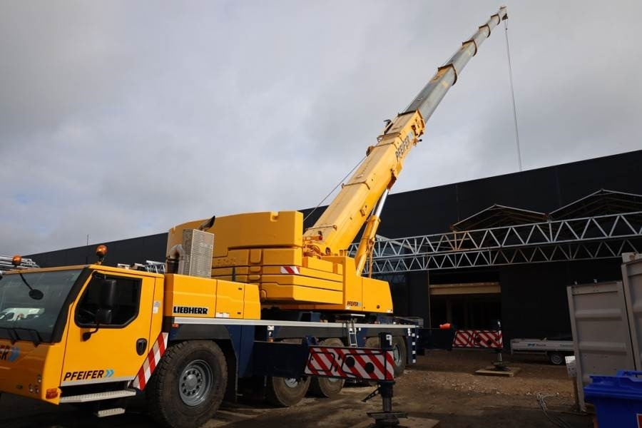 Liebherr LTM1250-5.1 Dutch Registration, Paragraph 70, 10x6 - All terrain crane: picture 2 Liebherr LTM1250-5.1 Dutch Registration, Paragraph 70, 10x6 - All terrain crane: picture 2