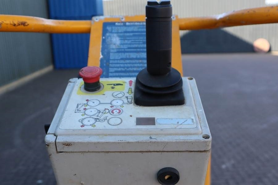 Snorkel A38E Electric, 13.5m Working Height, 6.1m Reach, 2 - Articulated boom lift: picture 4 Snorkel A38E Electric, 13.5m Working Height, 6.1m Reach, 2 - Articulated boom lift: picture 4