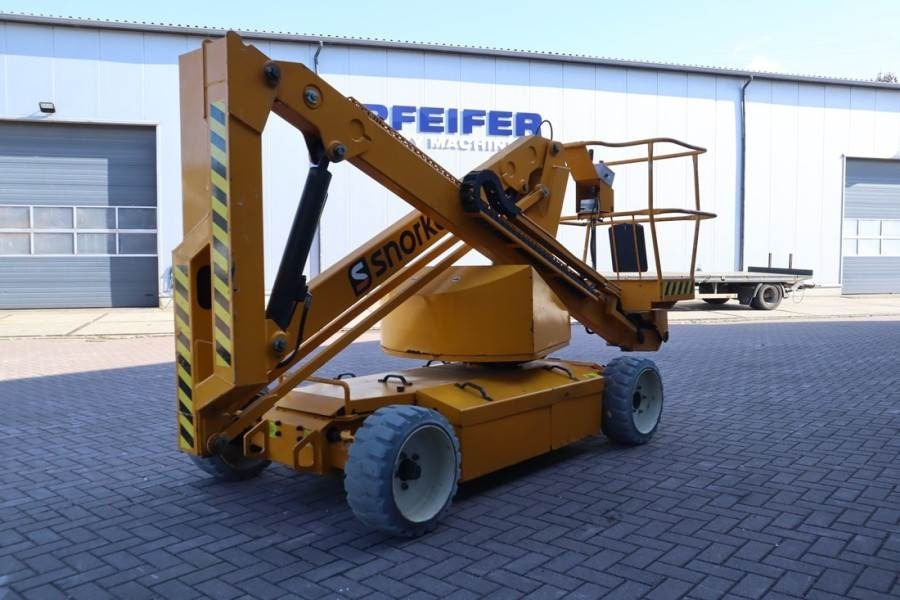 Snorkel A38E Electric, 13.5m Working Height, 6.1m Reach, 2 - Articulated boom lift: picture 2 Snorkel A38E Electric, 13.5m Working Height, 6.1m Reach, 2 - Articulated boom lift: picture 2