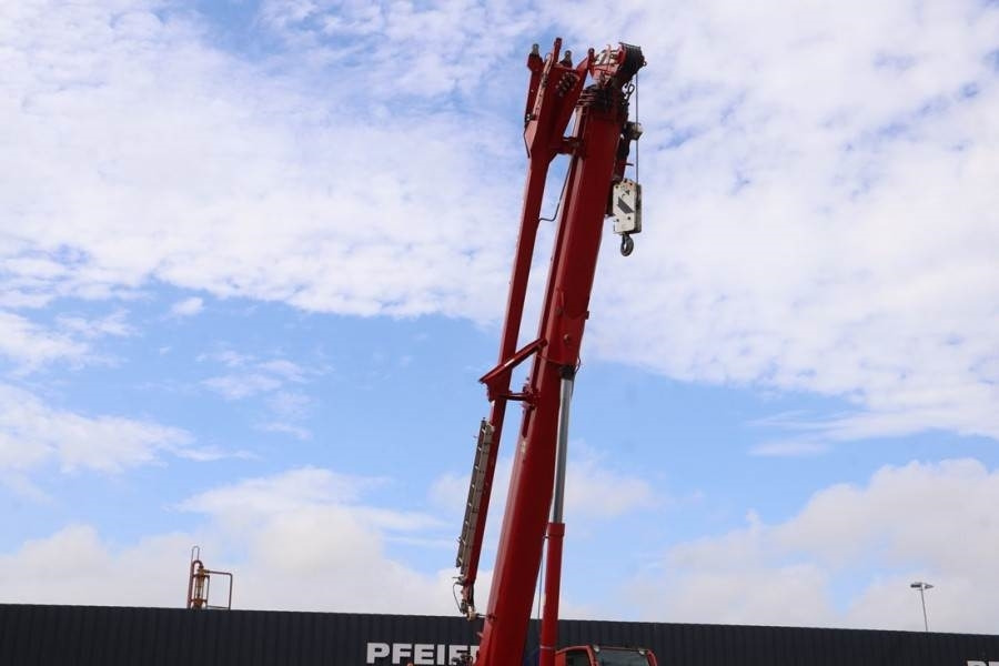 All terrain crane Terex AC40/2L Diesel, 4x4 Drive And 4-Wheel Steering, 40: picture 15