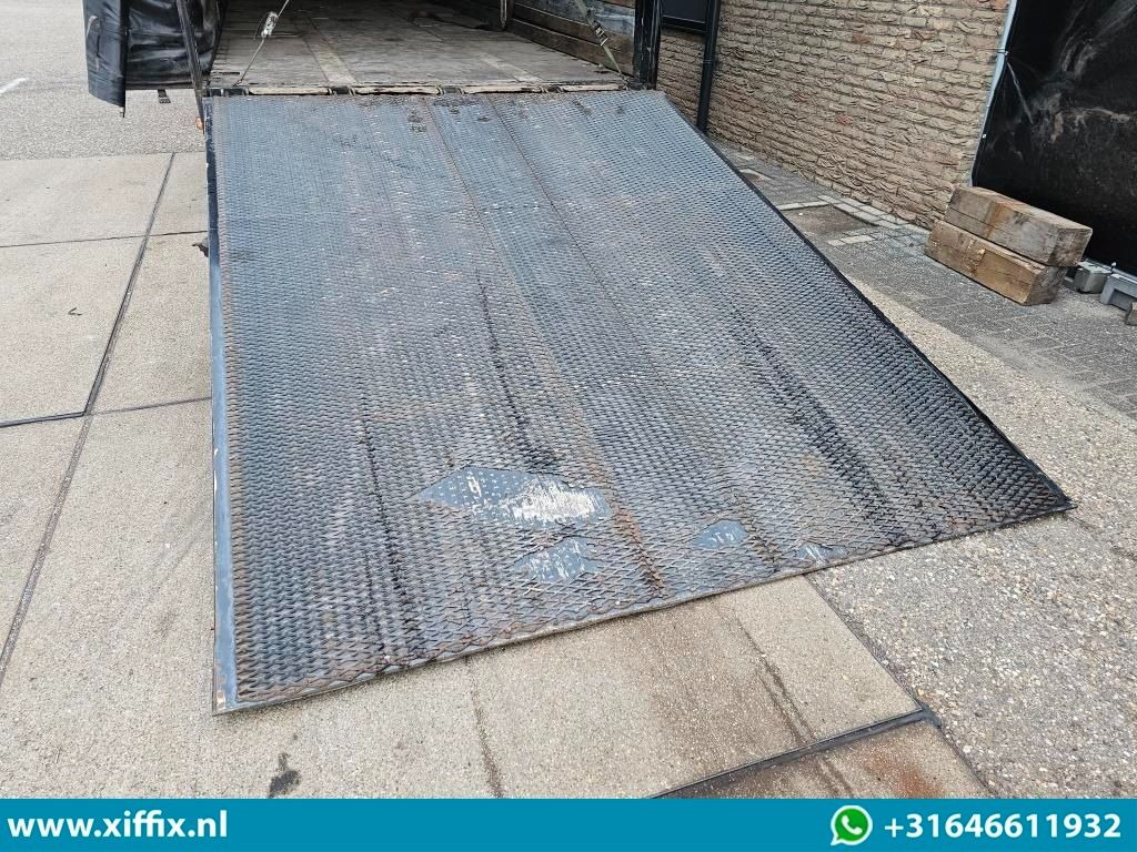 Wiese 3-ass. Semi dieplader met huifopbouw / Wiese 9 tons laadklep - Low loader semi-trailer: picture 5 Wiese 3-ass. Semi dieplader met huifopbouw / Wiese 9 tons laadklep - Low loader semi-trailer: picture 5