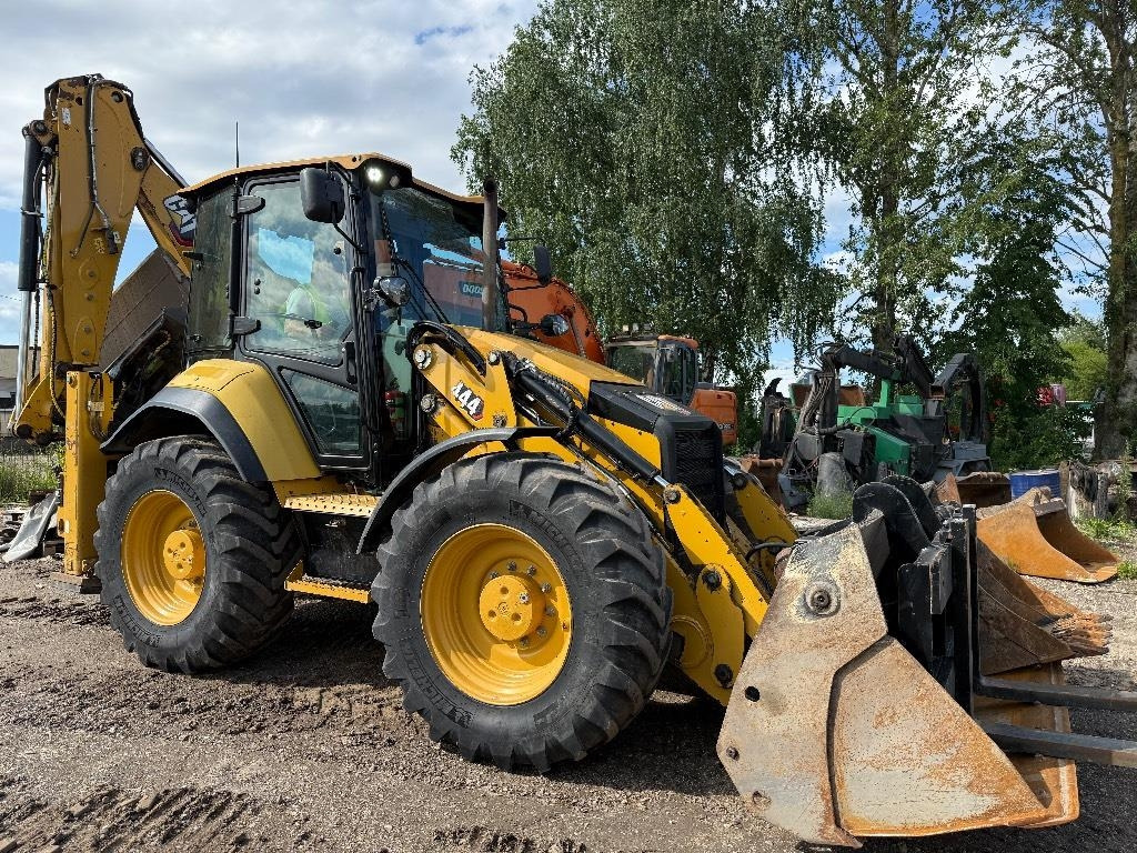 CAT 444 - Backhoe loader: picture 1 CAT 444 - Backhoe loader: picture 1