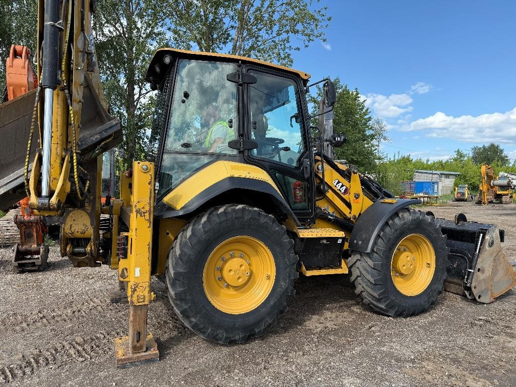 CAT 444 - Backhoe loader: picture 2 CAT 444 - Backhoe loader: picture 2