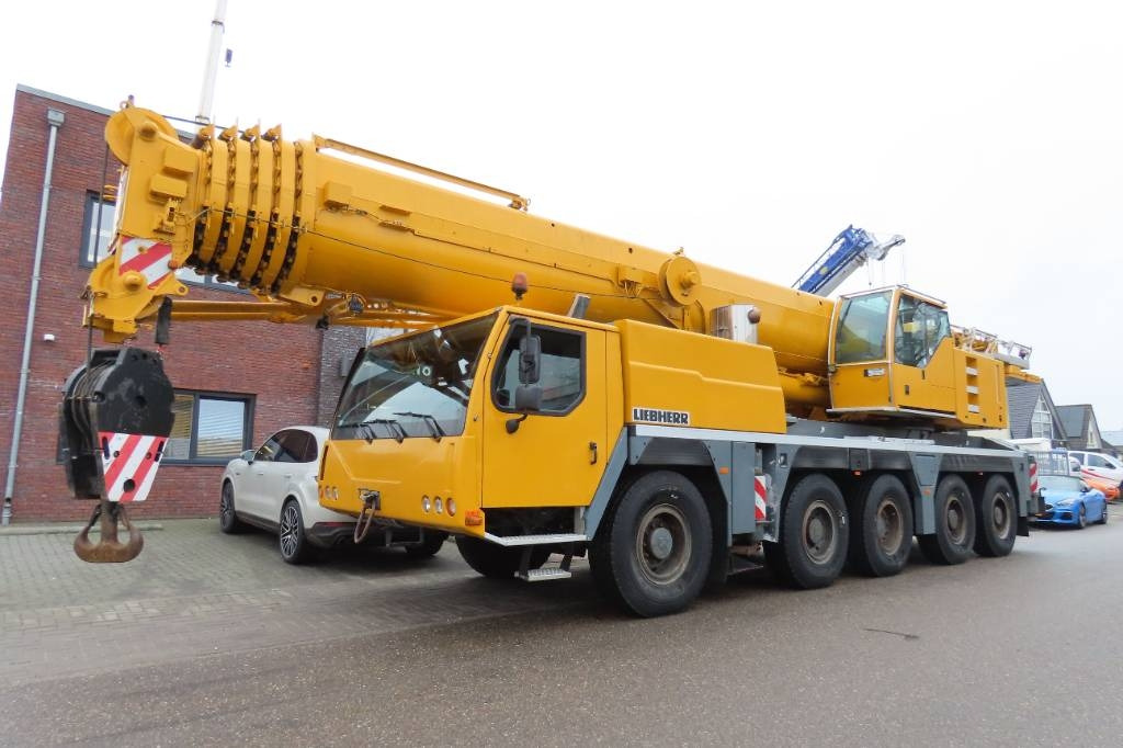 Liebherr LTM 1130-5.1 - All terrain crane: picture 1 Liebherr LTM 1130-5.1 - All terrain crane: picture 1