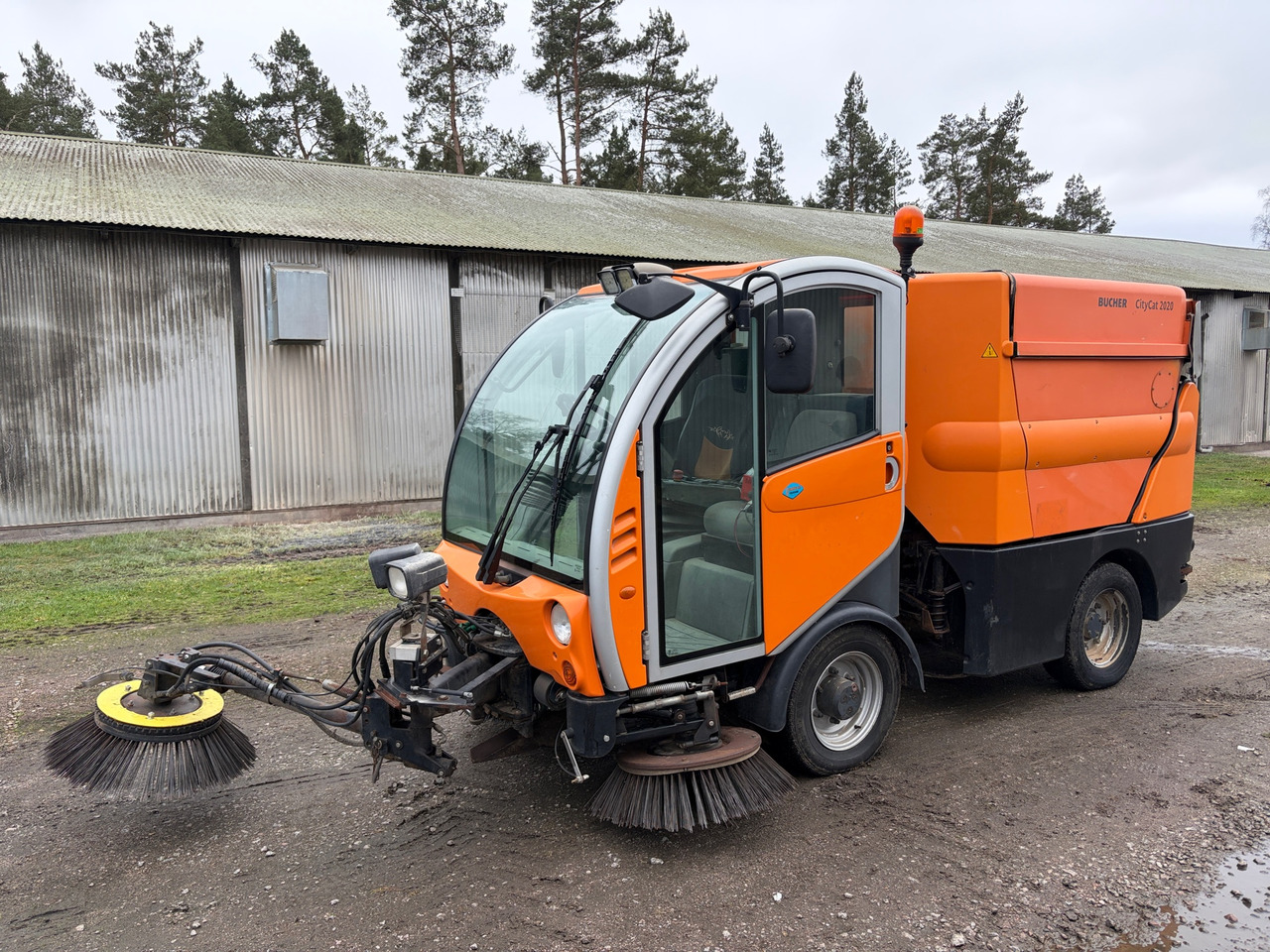 BUCHER CityCat CC2020-40 - Broom: picture 1 BUCHER CityCat CC2020-40 - Broom: picture 1