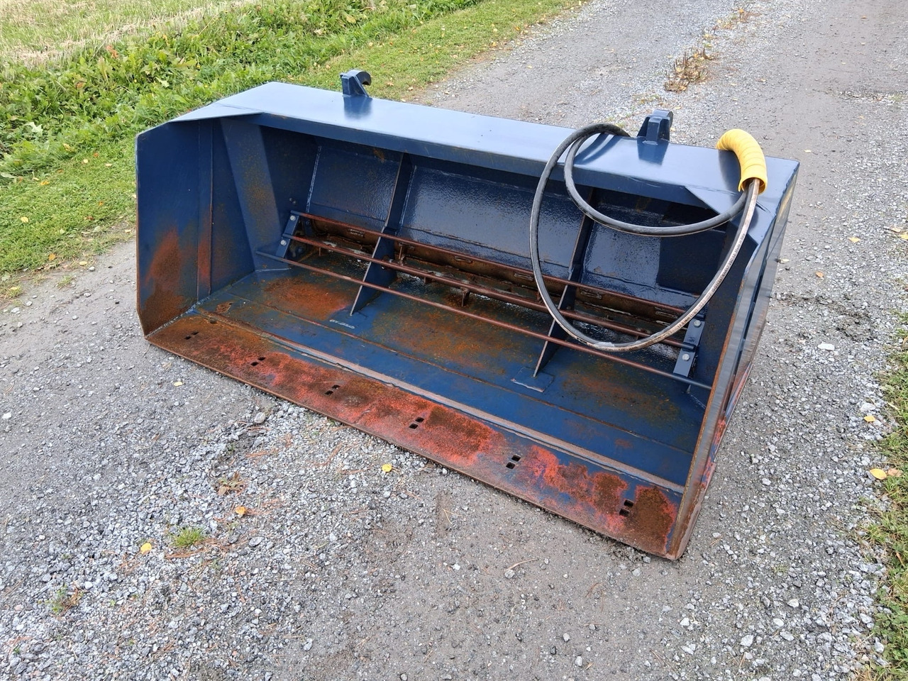 Drivex SS550 - Sand/ Salt spreader: picture 1 Drivex SS550 - Sand/ Salt spreader: picture 1