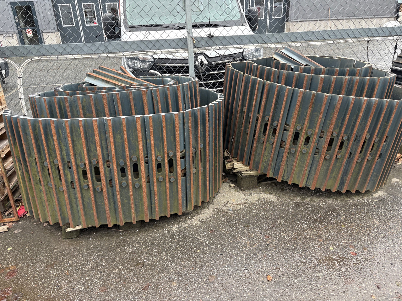 Hyundai HX300L - Construction equipment: picture 1 Hyundai HX300L - Construction equipment: picture 1