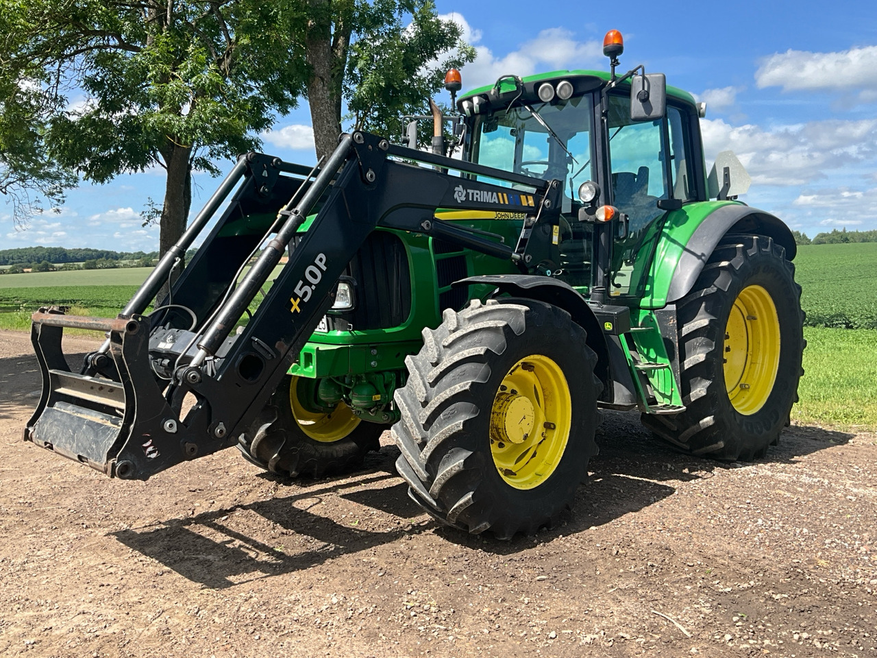 John Deere 6930 Premium - Farm tractor: picture 1 John Deere 6930 Premium - Farm tractor: picture 1
