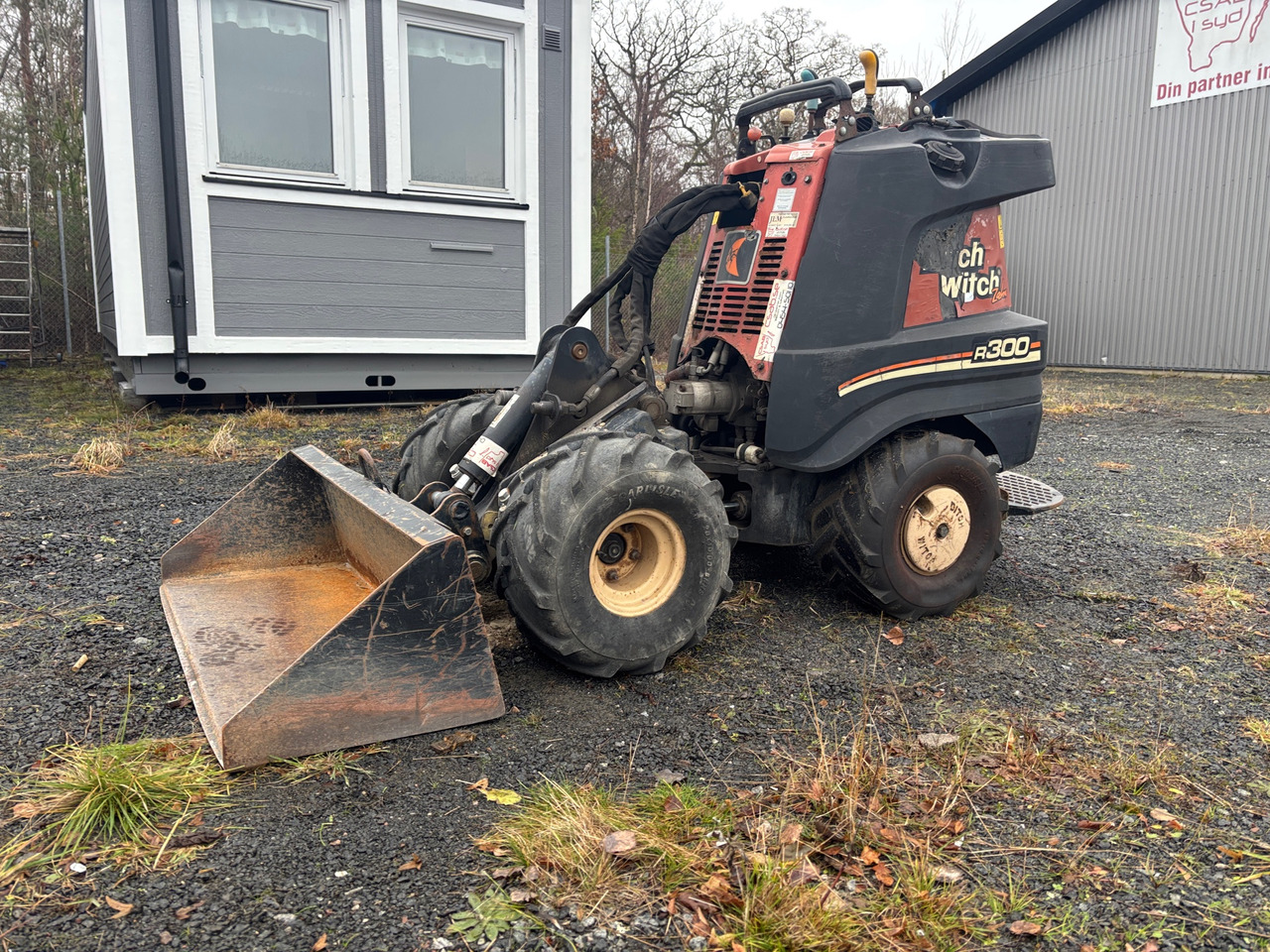 Ditch Witch R300 - Municipal/ Special vehicle: picture 1 Ditch Witch R300 - Municipal/ Special vehicle: picture 1