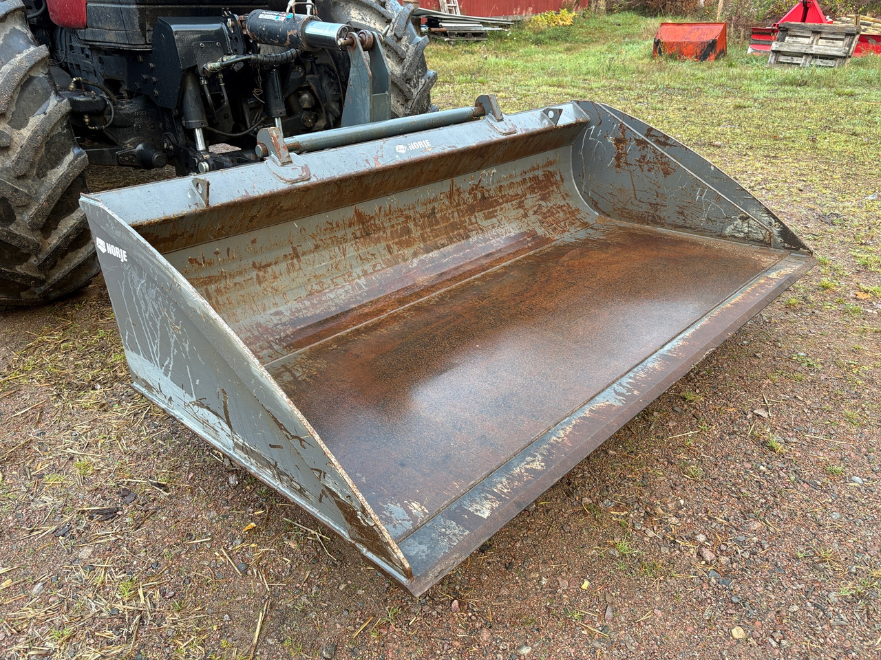 Norje 2200 - Bucket for Agricultural machinery: picture 1 Norje 2200 - Bucket for Agricultural machinery: picture 1