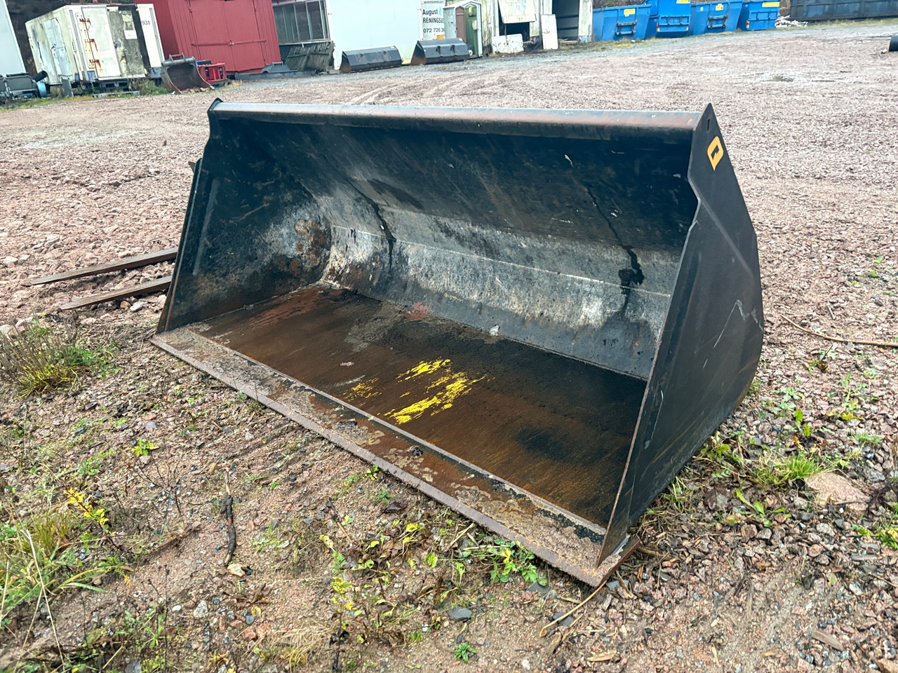 Quicke - Bucket for Agricultural machinery: picture 1 Quicke - Bucket for Agricultural machinery: picture 1