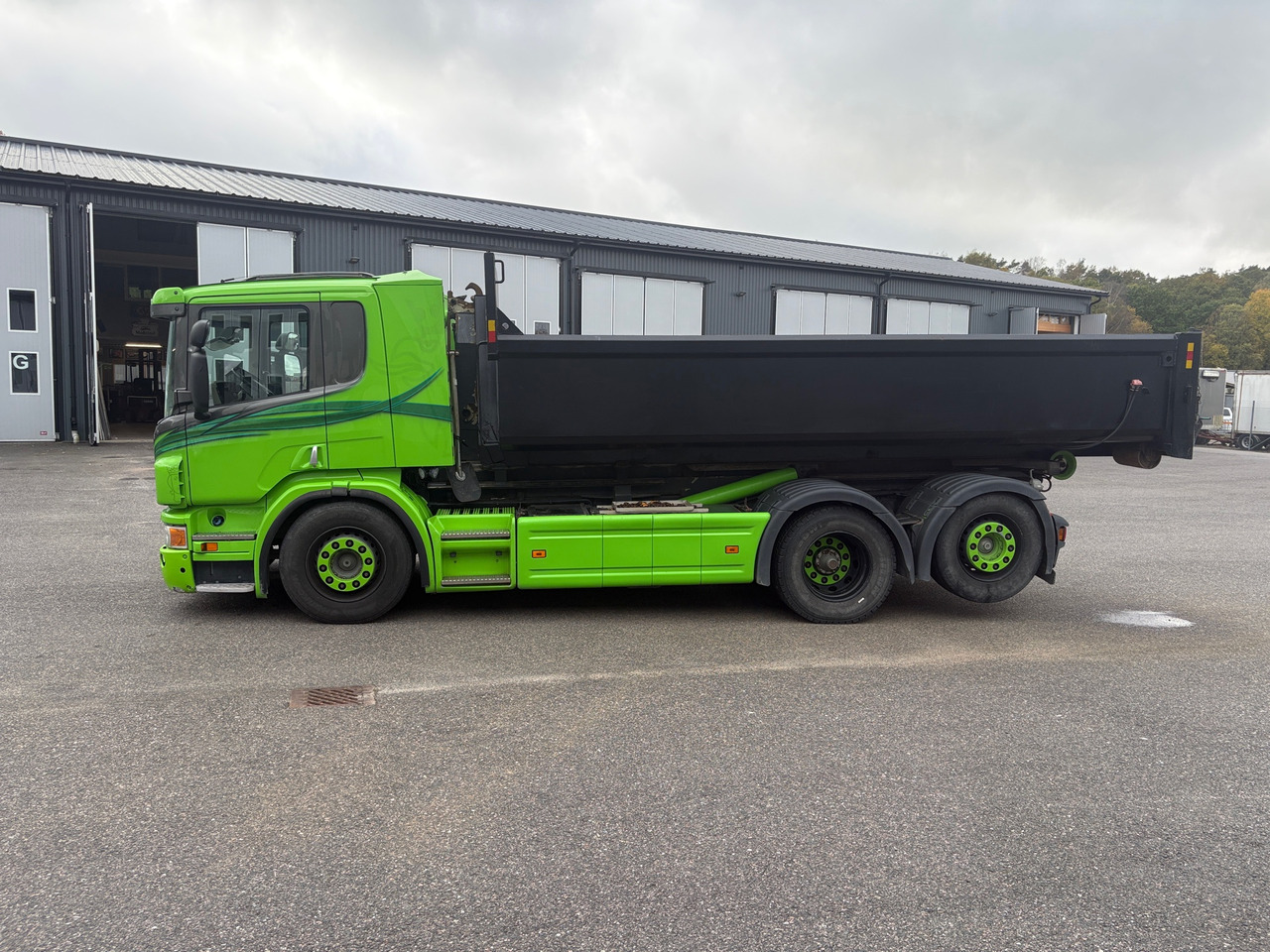 Scania P 320 6x2 - Hook lift truck: picture 1 Scania P 320 6x2 - Hook lift truck: picture 1