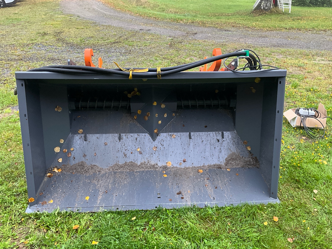 Serco Vilho 1000 LKS - Sand/ Salt spreader: picture 1 Serco Vilho 1000 LKS - Sand/ Salt spreader: picture 1