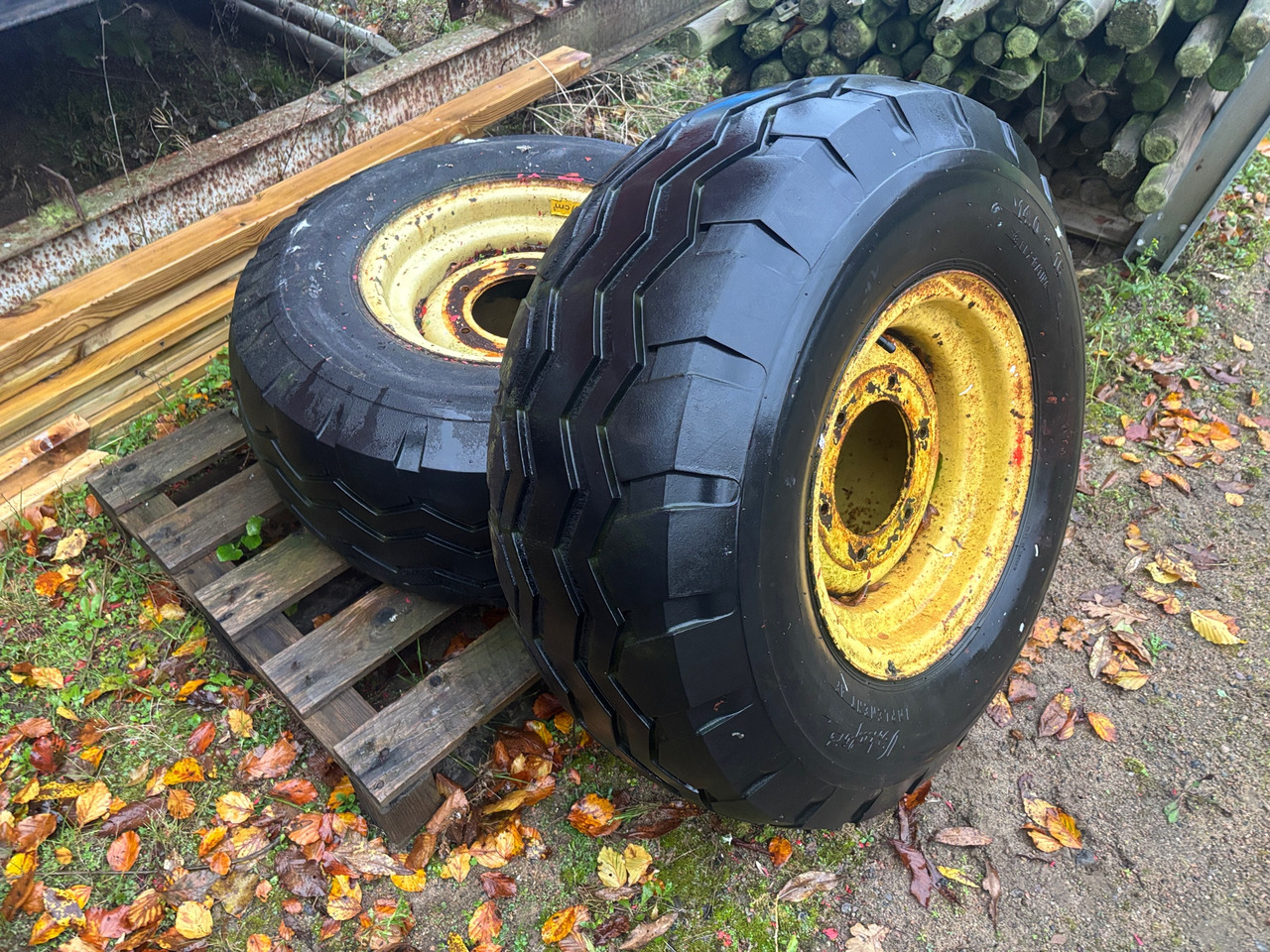 Viskafors 14.0-16 - Tire for Agricultural machinery: picture 1 Viskafors 14.0-16 - Tire for Agricultural machinery: picture 1