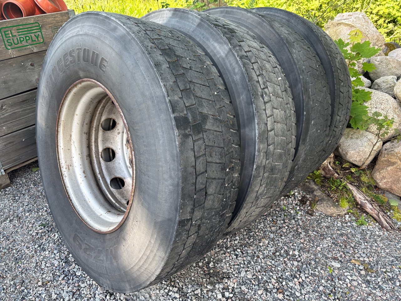 Volvo - Wheel and tire package: picture 1 Volvo - Wheel and tire package: picture 1