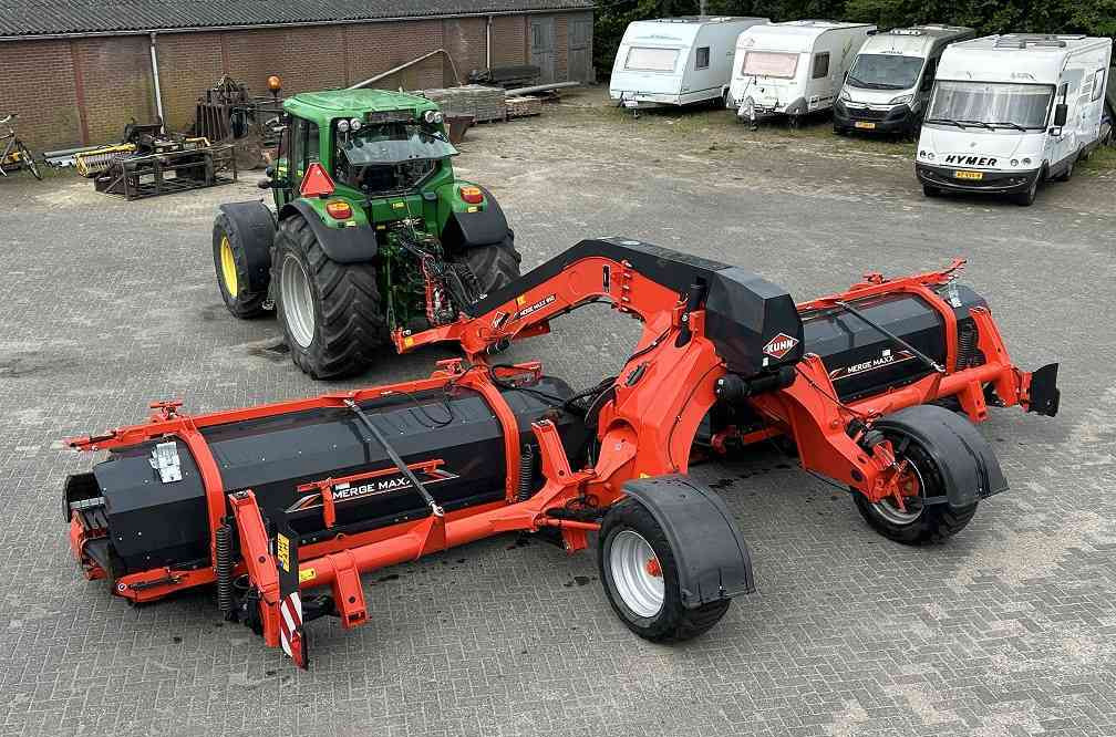 Kuhn VERKOCHT! - Tedder/ Rake: picture 1 Kuhn VERKOCHT! - Tedder/ Rake: picture 1