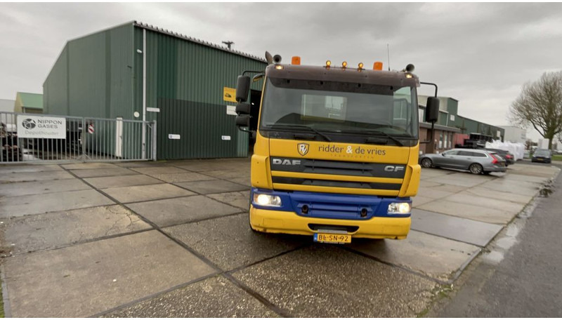DAF CF 320 CF75-320 - Skip loader truck: picture 3 DAF CF 320 CF75-320 - Skip loader truck: picture 3