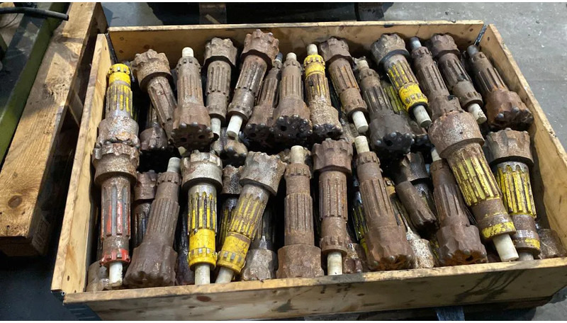 Diversen Sandvik Atlas copco Halco Drill Head rock bit 3.5 and 4 inch - Drilling rig: picture 1 Diversen Sandvik Atlas copco Halco Drill Head rock bit 3.5 and 4 inch - Drilling rig: picture 1
