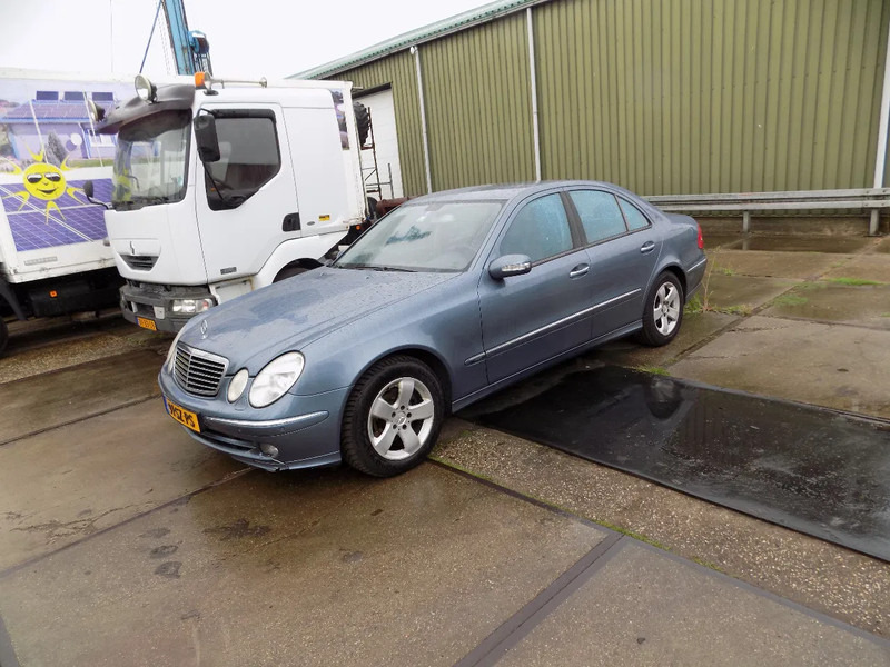 Mercedes-Benz E-Klasse 320 CDI sedan avantgarde - Car: picture 1 Mercedes-Benz E-Klasse 320 CDI sedan avantgarde - Car: picture 1