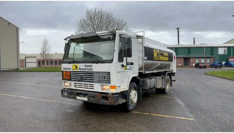 Volvo FL 7 Volvo FL7 285 Fuel tanker 4x2 - Tanker truck: picture 1 Volvo FL 7 Volvo FL7 285 Fuel tanker 4x2 - Tanker truck: picture 1