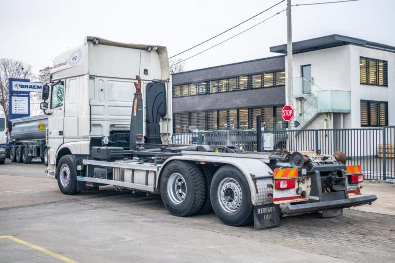 DAF XF 105.460 - AJK + intarder - Hook lift truck: picture 4 DAF XF 105.460 - AJK + intarder - Hook lift truck: picture 4