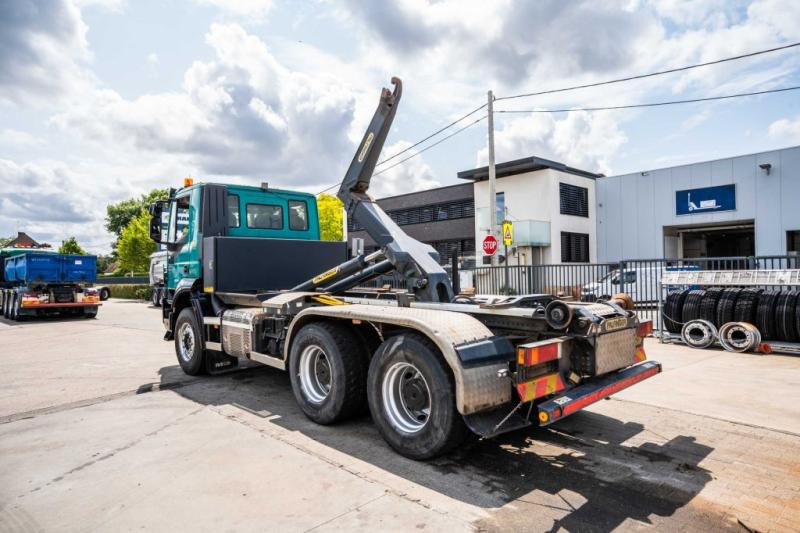 Iveco TRAKKER 360-6x4-PALFINGER - Hook lift truck: picture 5 Iveco TRAKKER 360-6x4-PALFINGER - Hook lift truck: picture 5