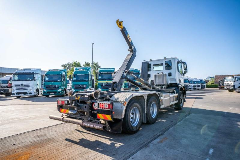 Iveco X-WAY 460 - HYVA - 91000 KM - Hook lift truck: picture 4 Iveco X-WAY 460 - HYVA - 91000 KM - Hook lift truck: picture 4