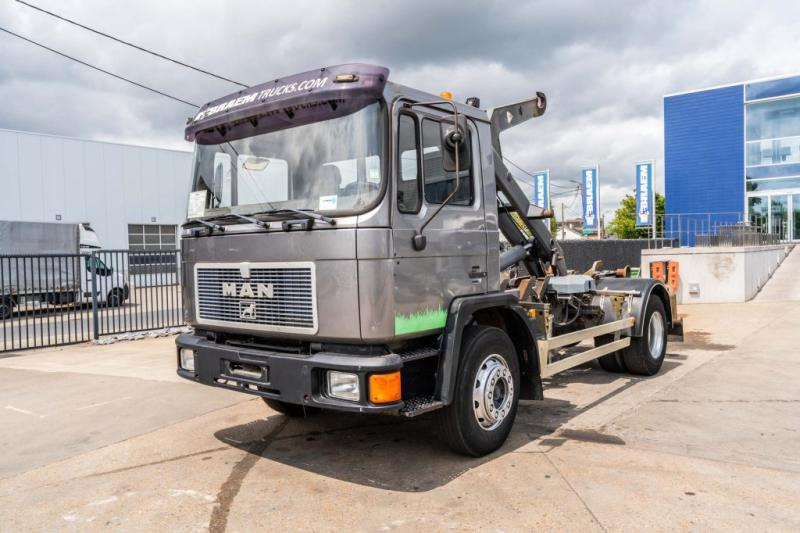 MAN 18.222 F - Hook lift truck: picture 1 MAN 18.222 F - Hook lift truck: picture 1