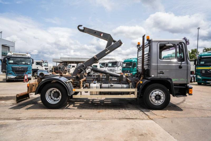 MAN 18.222 F - Hook lift truck: picture 3 MAN 18.222 F - Hook lift truck: picture 3