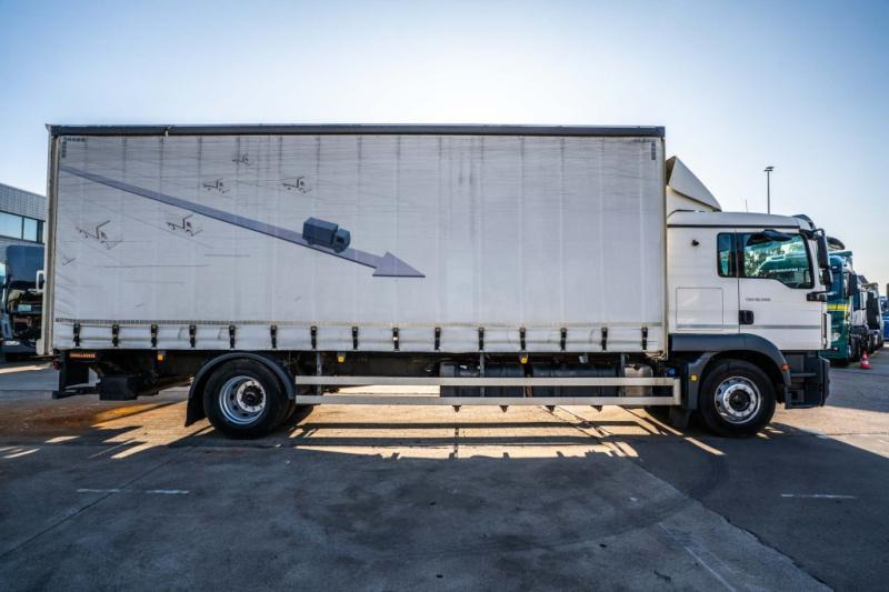 MAN TGM 18.340 BL+DHOLLANDIA - Curtain side truck: picture 3 MAN TGM 18.340 BL+DHOLLANDIA - Curtain side truck: picture 3