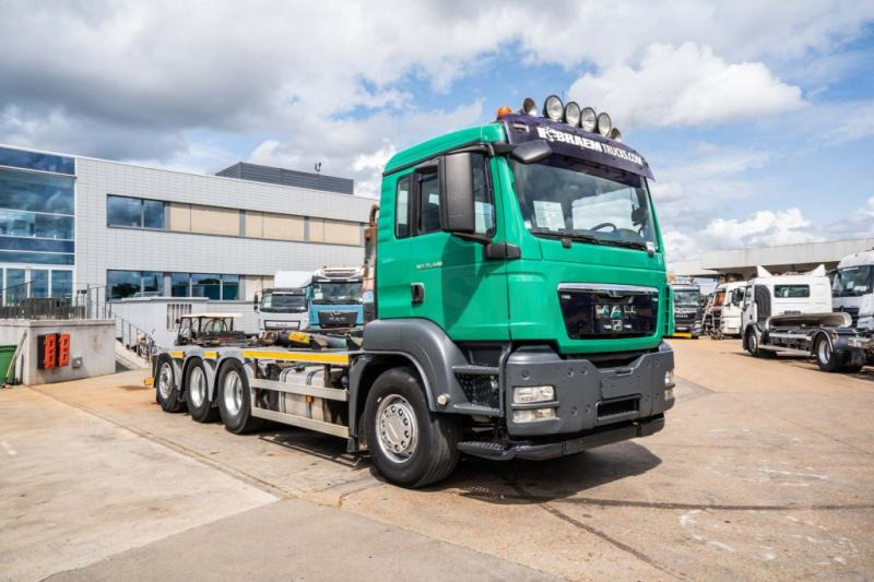 MAN TGS 35.440 BL 8x4-4 - Hook lift truck: picture 2 MAN TGS 35.440 BL 8x4-4 - Hook lift truck: picture 2