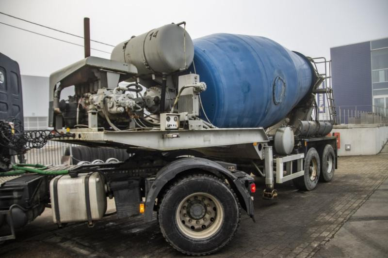 Mol BETON MIXER/MALAXEUR/MISCHER 12M3+MOTOR/MOTEUR - Concrete mixer semi-trailer: picture 1 Mol BETON MIXER/MALAXEUR/MISCHER 12M3+MOTOR/MOTEUR - Concrete mixer semi-trailer: picture 1