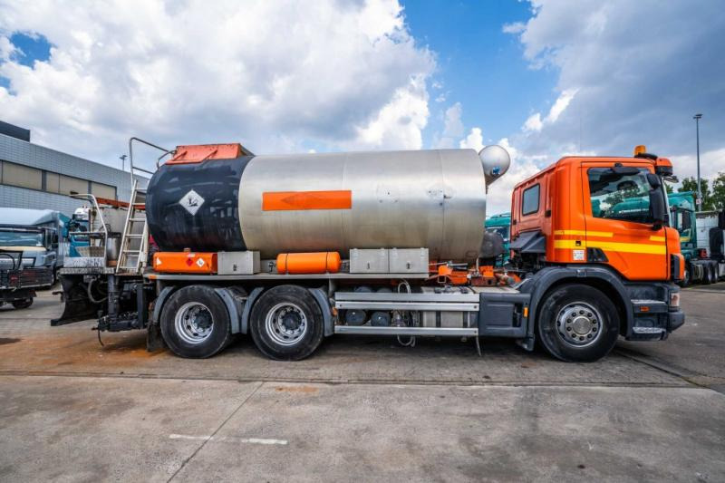 Scania SCANIA 124G420-6x4/BITUMEN/ASFALT - Tanker truck: picture 3 Scania SCANIA 124G420-6x4/BITUMEN/ASFALT - Tanker truck: picture 3