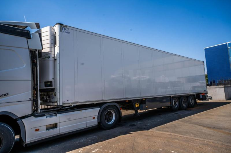 Schmitz SCB-S3B-CARRIER VECTOR 1550 - Refrigerated semi-trailer: picture 1 Schmitz SCB-S3B-CARRIER VECTOR 1550 - Refrigerated semi-trailer: picture 1