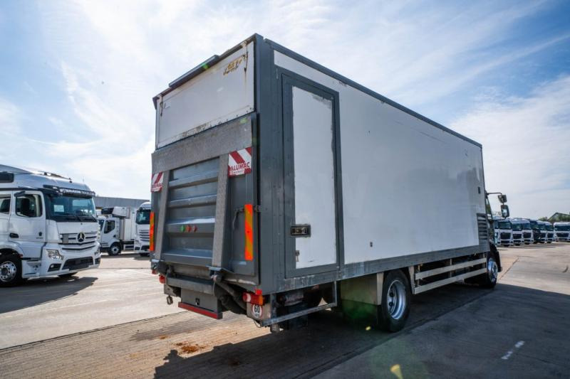 Volvo FL 240 (18t) + DHOLLANDIA 1.5T - Box truck: picture 5 Volvo FL 240 (18t) + DHOLLANDIA 1.5T - Box truck: picture 5