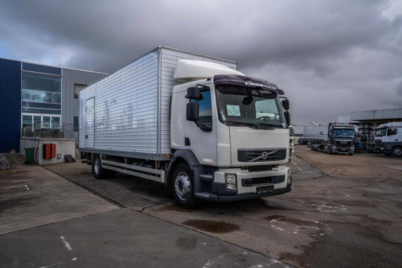 Volvo FL 260 (19t) +DHOLLANDIA 2T. - Box truck: picture 2 Volvo FL 260 (19t) +DHOLLANDIA 2T. - Box truck: picture 2