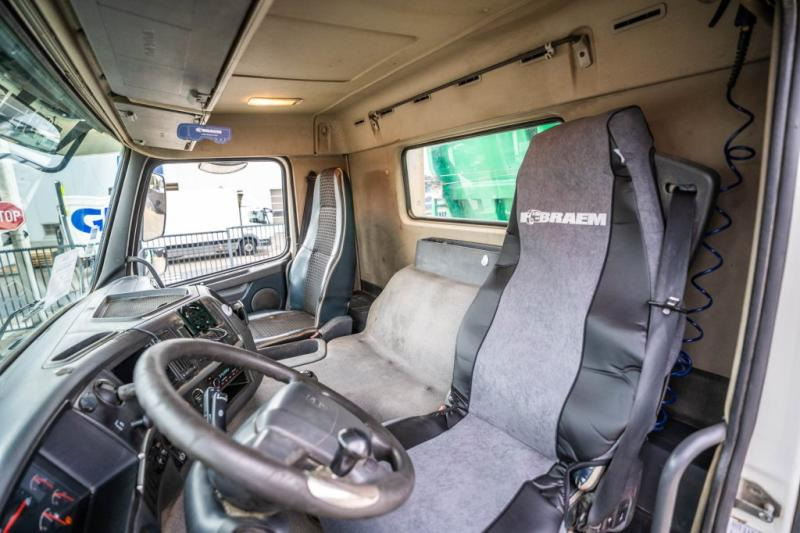 Tipper Volvo FMX 420 -8x4: picture 7