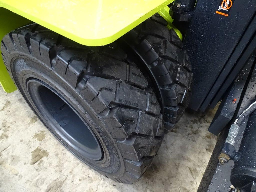 Clark C80D900 - TRIPLEX - NEU - Diesel forklift: picture 2 Clark C80D900 - TRIPLEX - NEU - Diesel forklift: picture 2