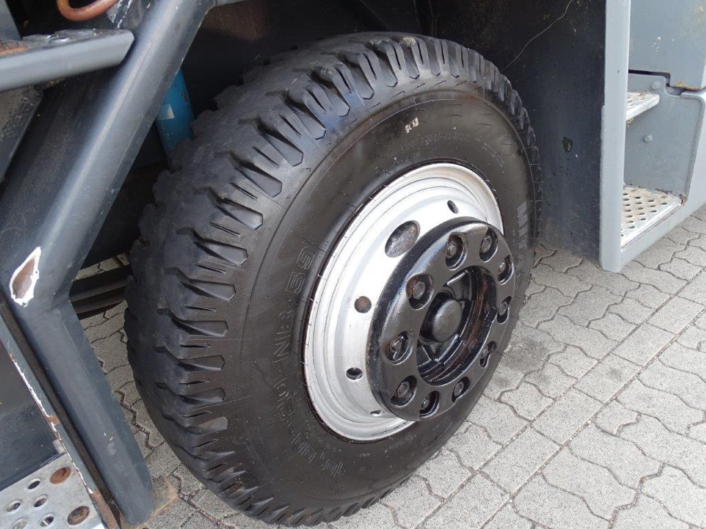 Kalmar TTX182A - Strassenzulassung - Terminal tractor: picture 2 Kalmar TTX182A - Strassenzulassung - Terminal tractor: picture 2