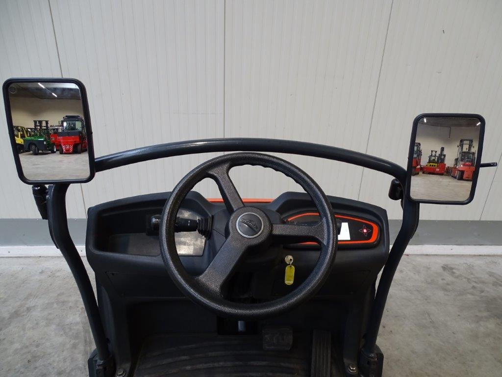 Tow tractor Linde P60: picture 7